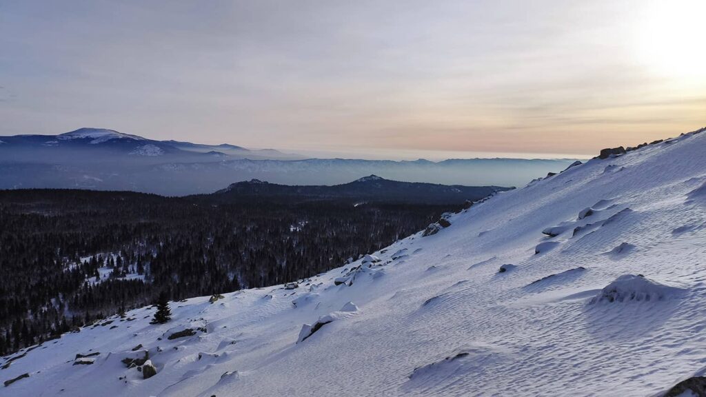 Вершина Поперечной зимой - хребет Зигальга - Южный Урал